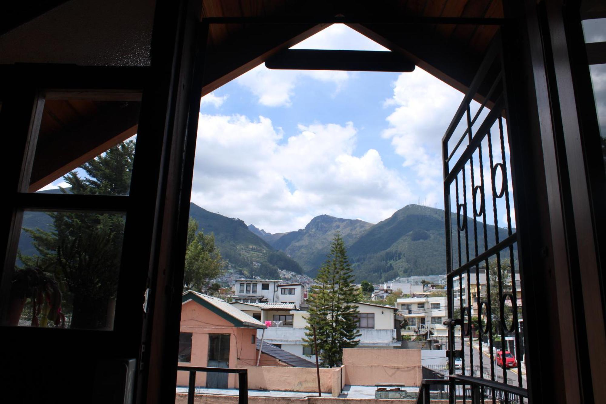 Appartamento Casa De Tulia Quito Esterno foto