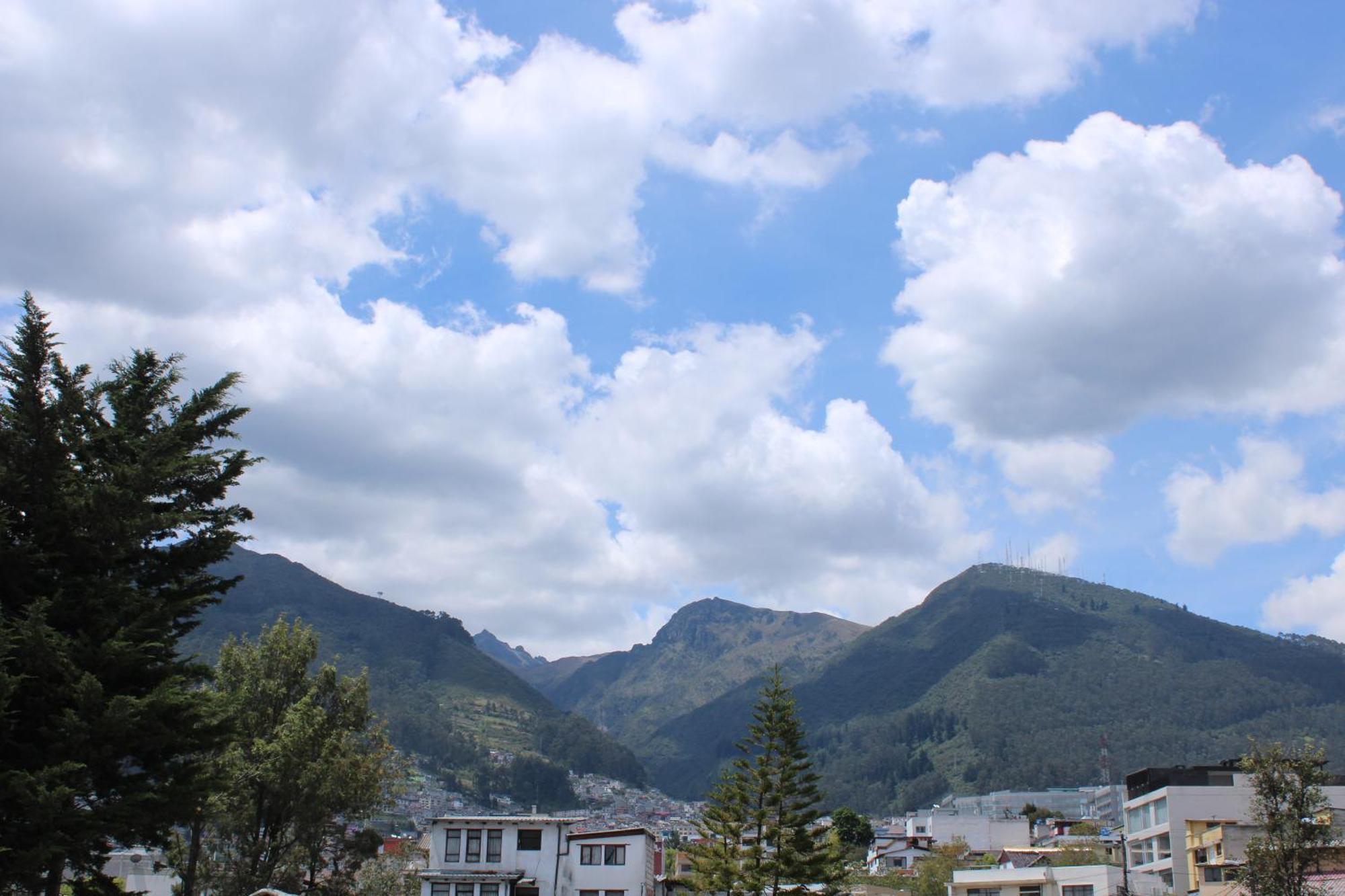 Appartamento Casa De Tulia Quito Esterno foto