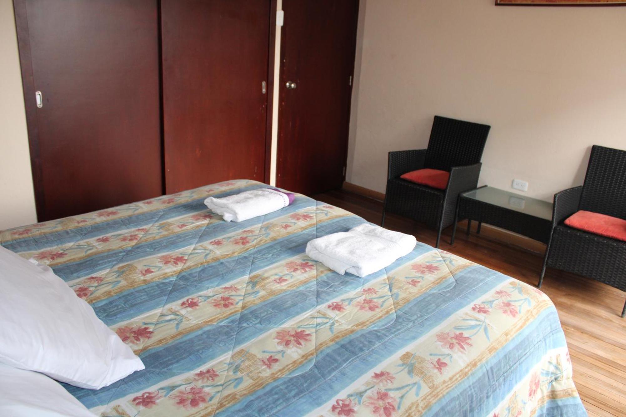 Appartamento Casa De Tulia Quito Esterno foto