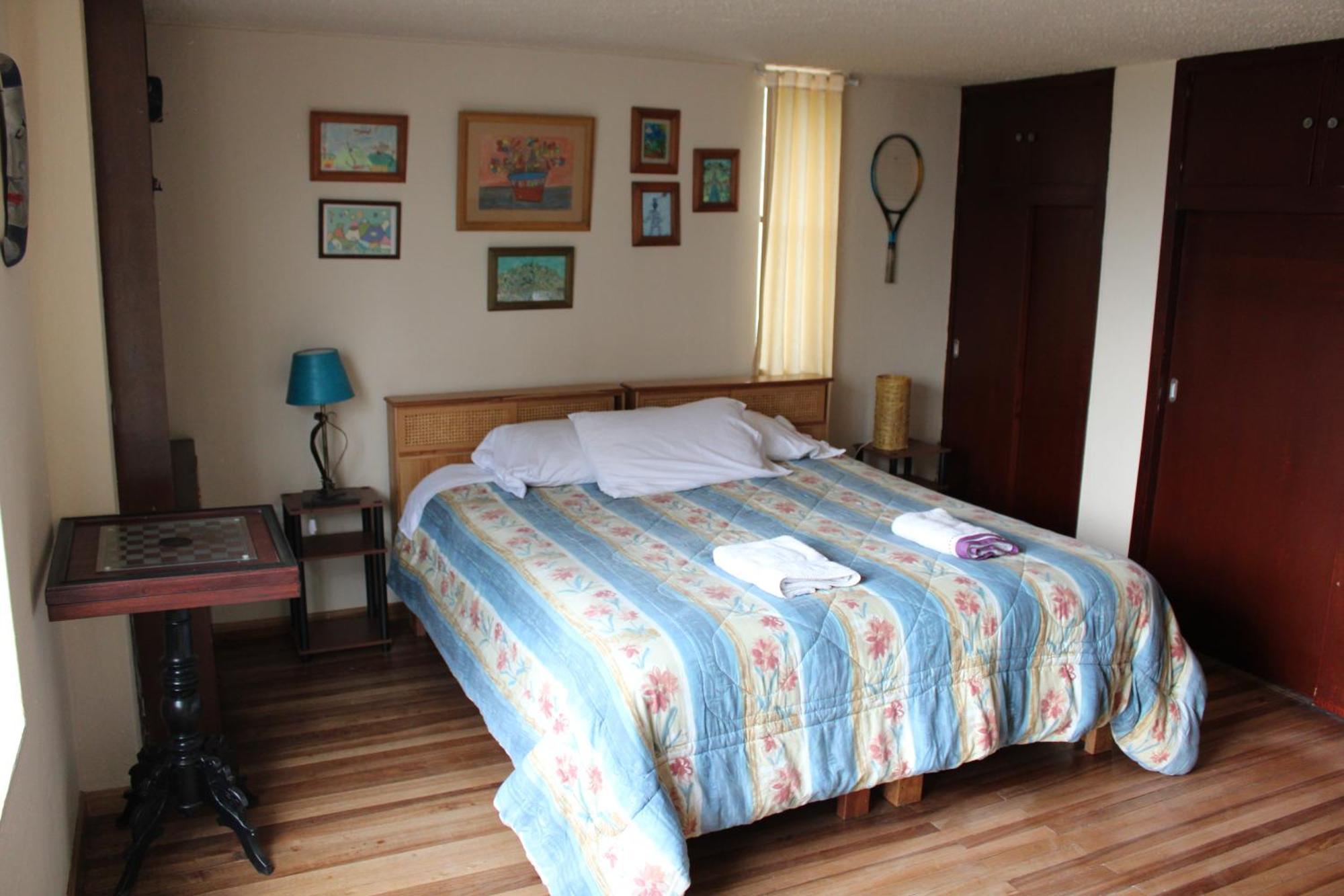 Appartamento Casa De Tulia Quito Esterno foto