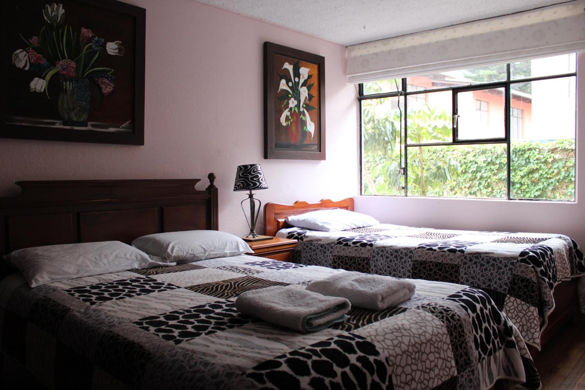 Appartamento Casa De Tulia Quito Esterno foto